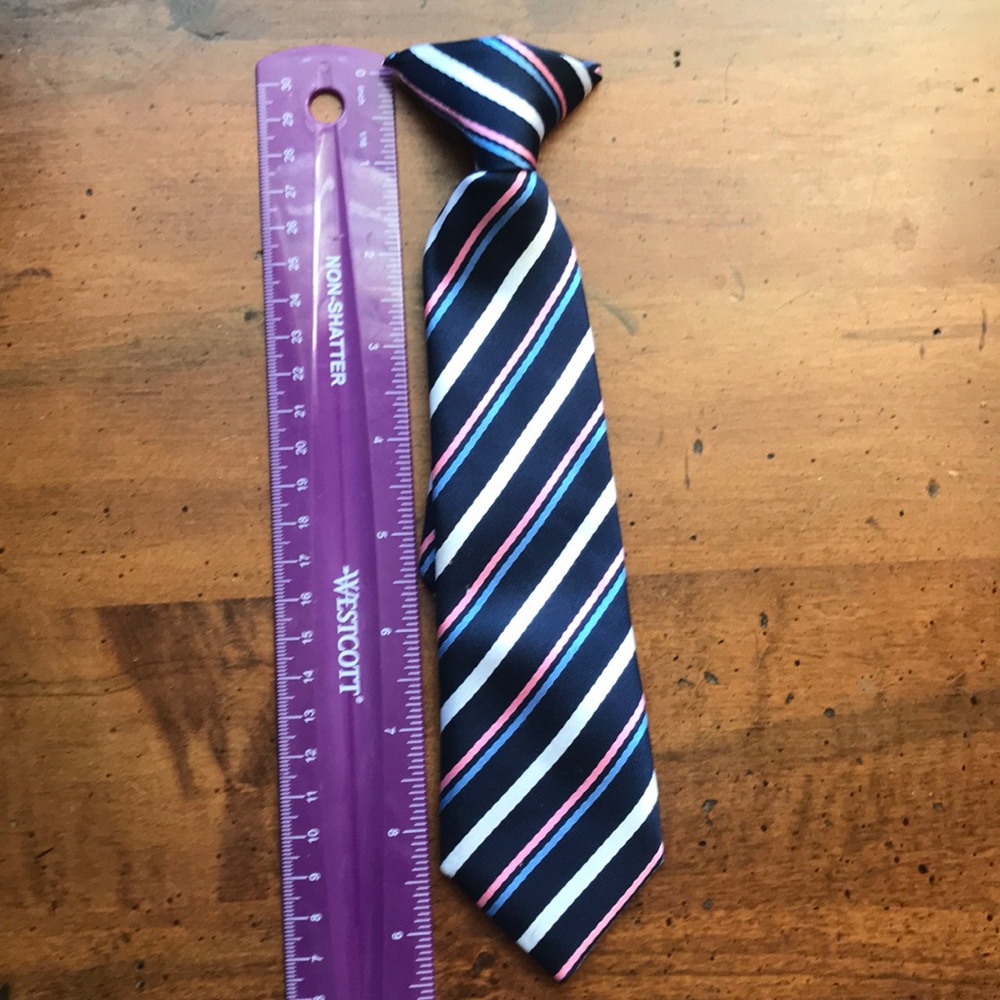 Little kids tie